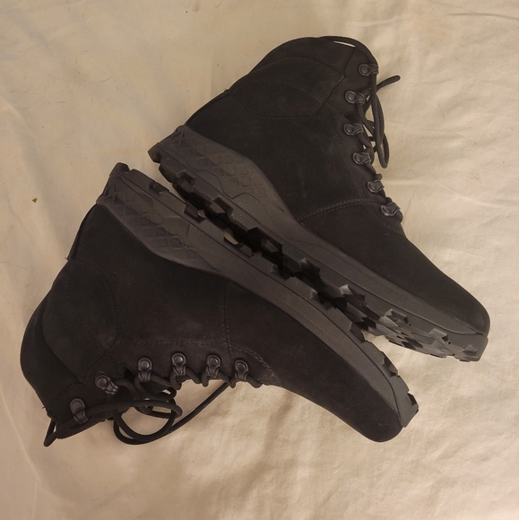 NWOB!  TIMBERLAND  Size 13... Men's black suede boots - Picture 6 of 9